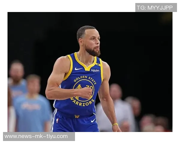 库里半场20分5记三分创纪录领先利拉德克莱紧随其后争夺第二位 库里半场20分5记三分创纪录领先利拉德克莱紧随其后争夺第二位