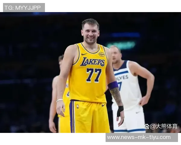 里夫斯与东契奇同场表现惊艳场均得分与助攻数据对比分析 里夫斯与东契奇同场表现惊艳场均得分与助攻数据对比分析